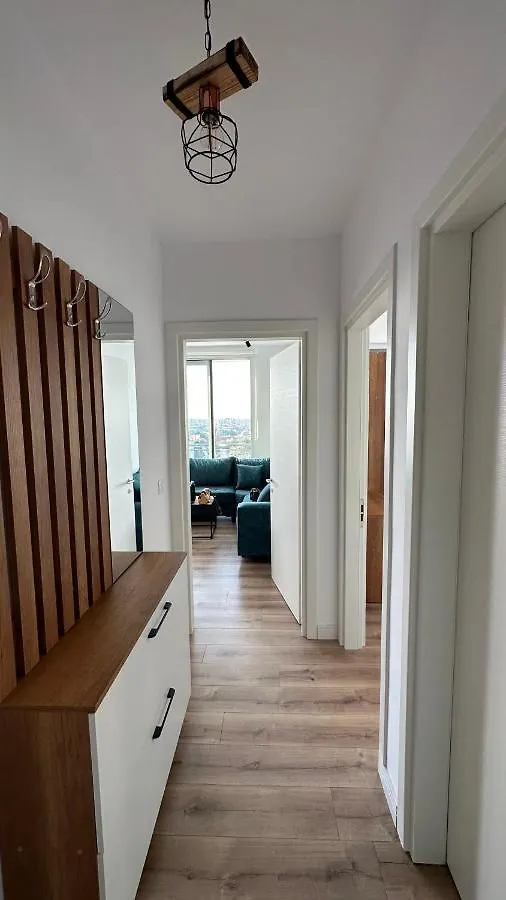 Urban Serenity City Skyline View Apartment 1 تيرانا