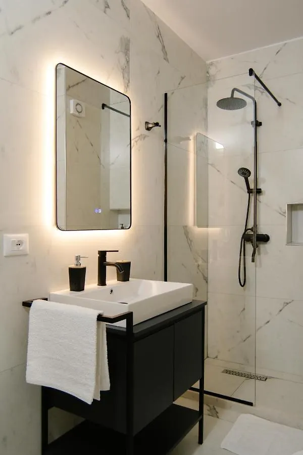 Urban Serenity City Skyline View Apartment 1 تيرانا 0*,  ألبانيا