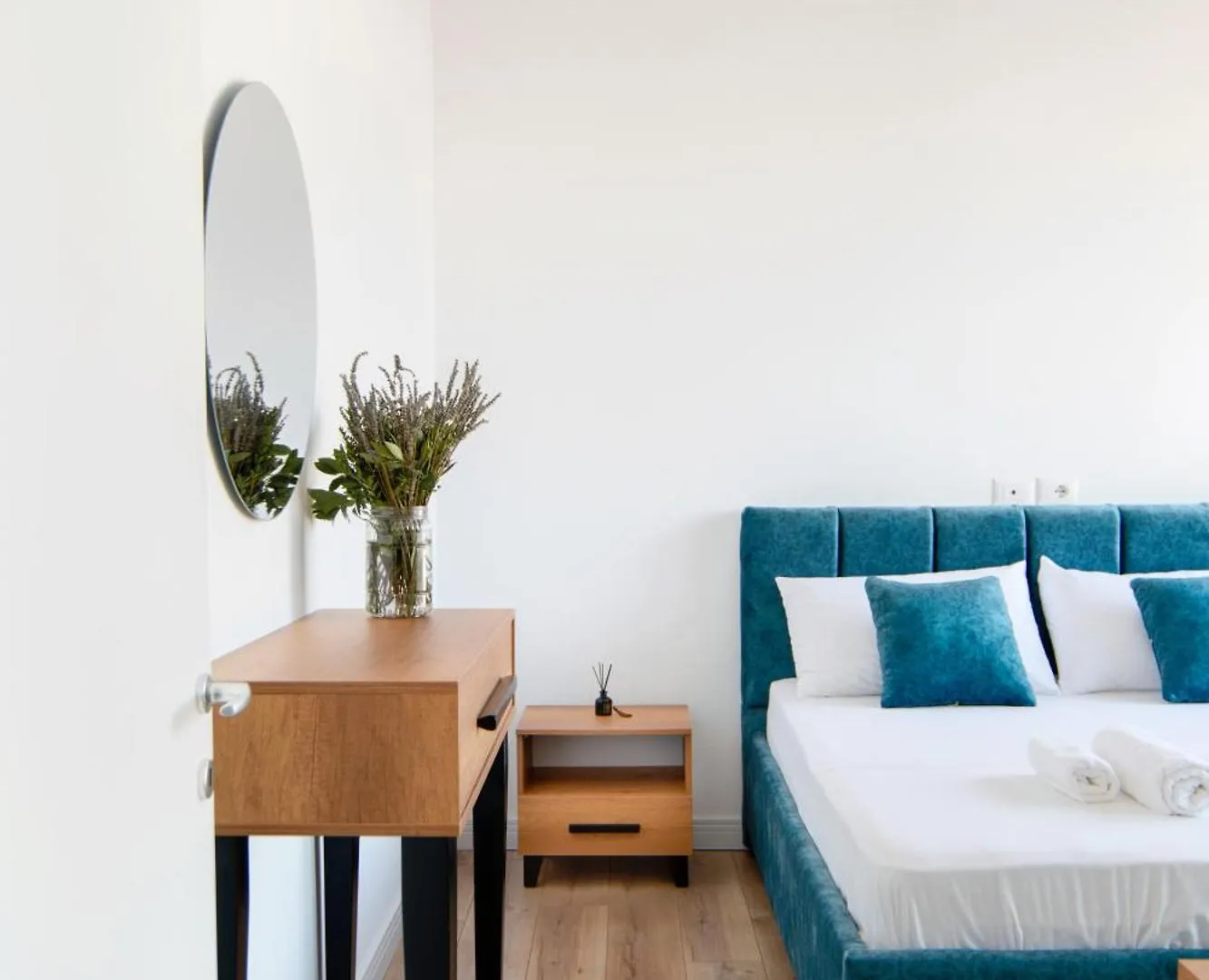 Urban Serenity City Skyline View Apartment 1 تيرانا