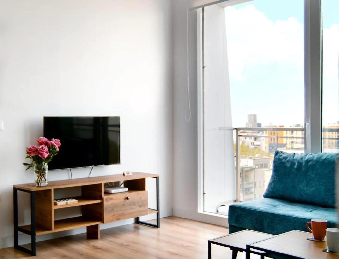 Urban Serenity City Skyline View Apartment 1 تيرانا